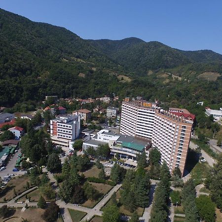 Отель Dacia Бэиле-Еркулане Экстерьер фото